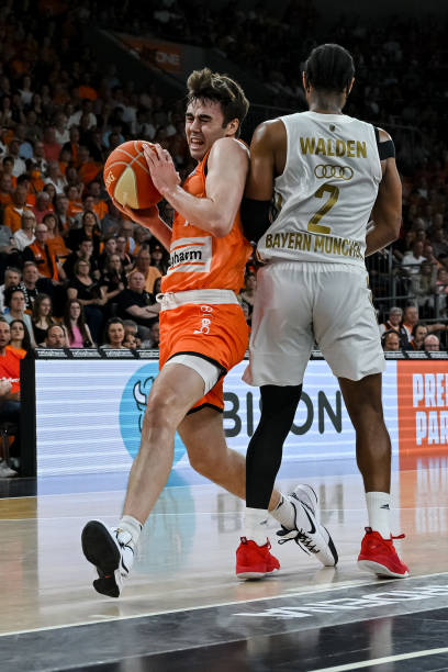 而球迷们也 而球迷们也