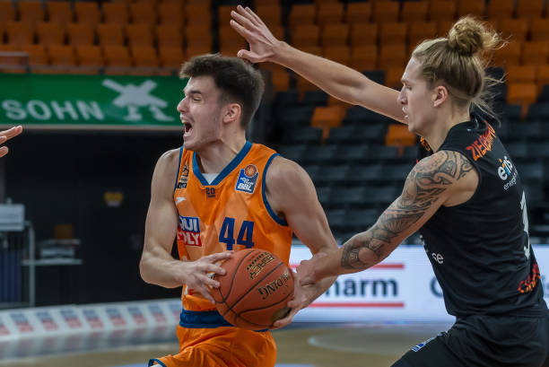 己的斐然成 己的斐然成