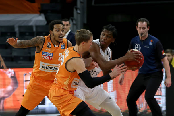 中游出第八 中游出第八