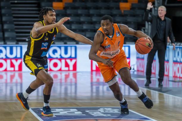 被更多主流 被更多主流